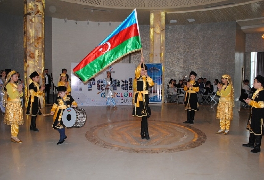 Mingəçevirdə aparılan abadlıq-quruculuq işlərində gənclər fəal iştirak edirlər