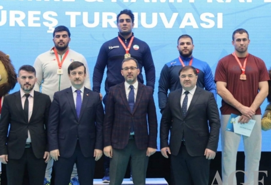 Güləşçilərimiz İstanbulda beş medal qazanıblar