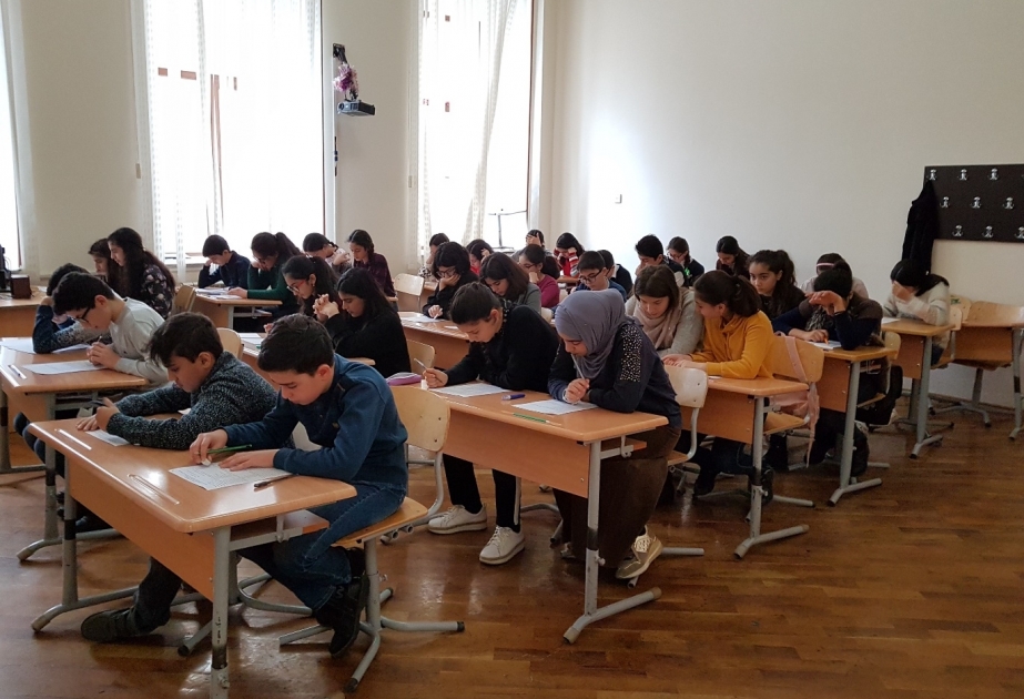 Республиканская олимпиада по русскому языку в Азербайджане: прошли очередные два тура