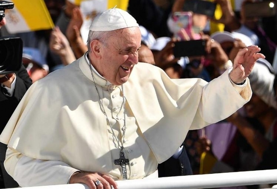 Pope holds first-ever papal Mass in Gulf