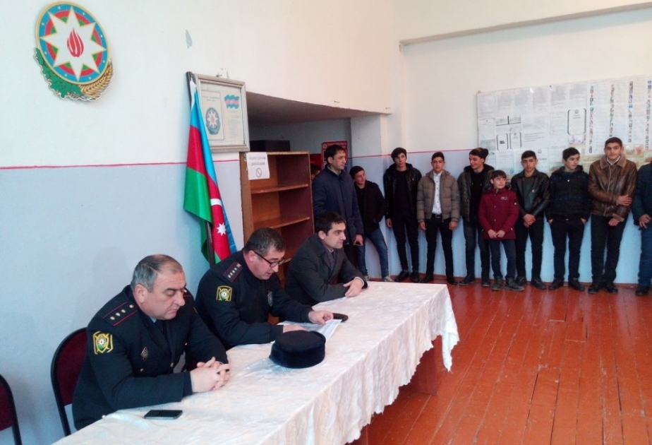 Xaçmaz məktəbliləri yol hərəkətinin təhlükəsizliyi ilə bağlı məlumatlandırılırlar