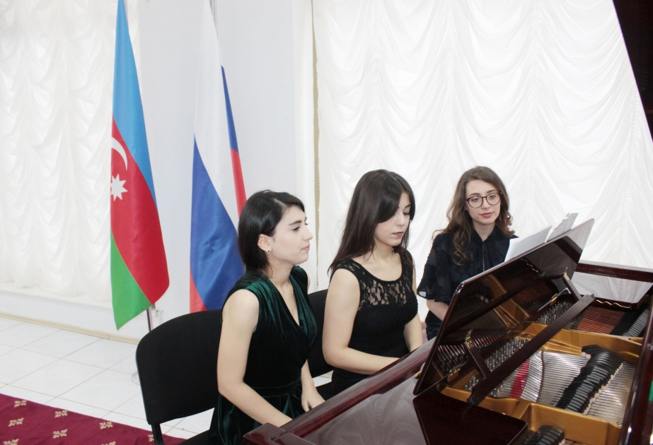 Gənc ifaçılar Rusiya İnformasiya-Mədəniyyət Mərkəzində konsert verib