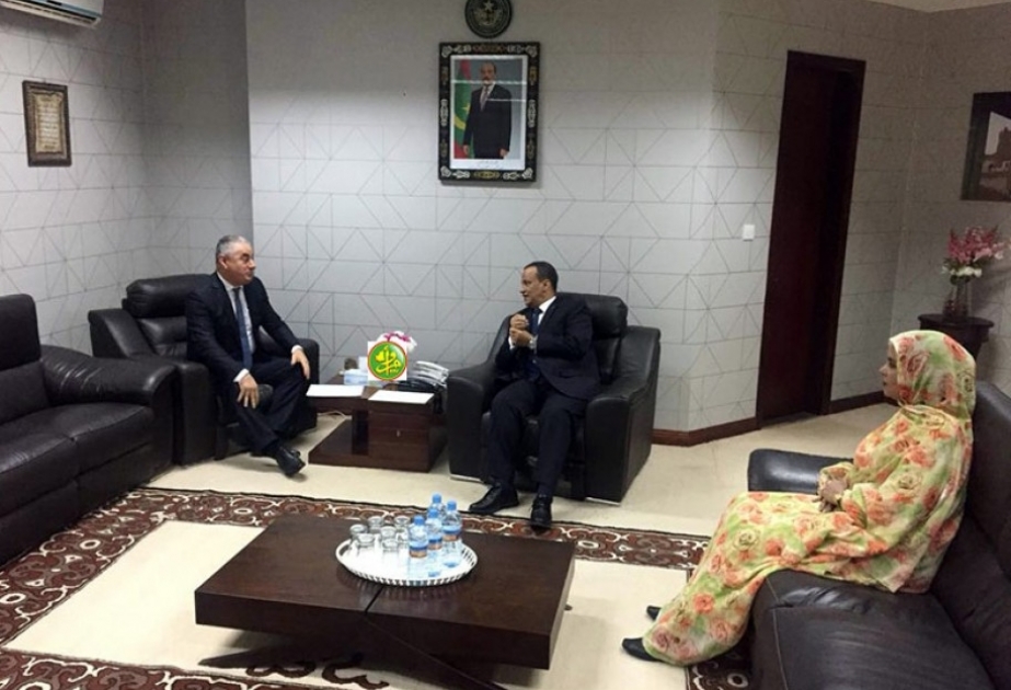 سفير أذربيجان يقدم نسخة من أوراق اعتماده إلى وزير الخارجية الموريتاني