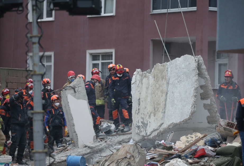 İstanbulda yaşayış binasının çökməsi nəticəsində ölənlərin sayı 10 nəfərə çatıb