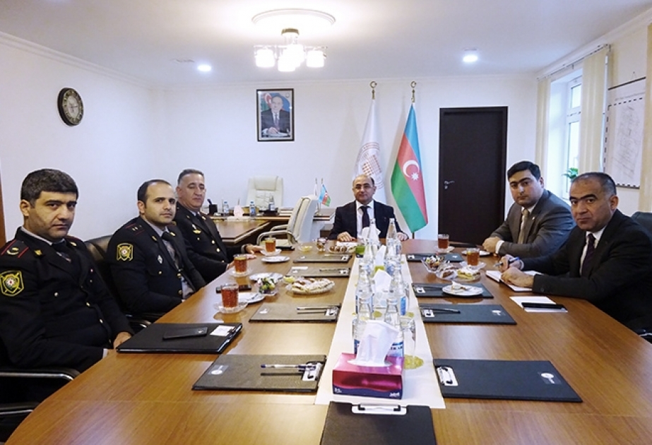 Daxili İşlər Nazirliyinin rəsmiləri AMEA-nın Yüksək Texnologiyalar Parkında istehsal prosesi barədə məlumatlandırılıb