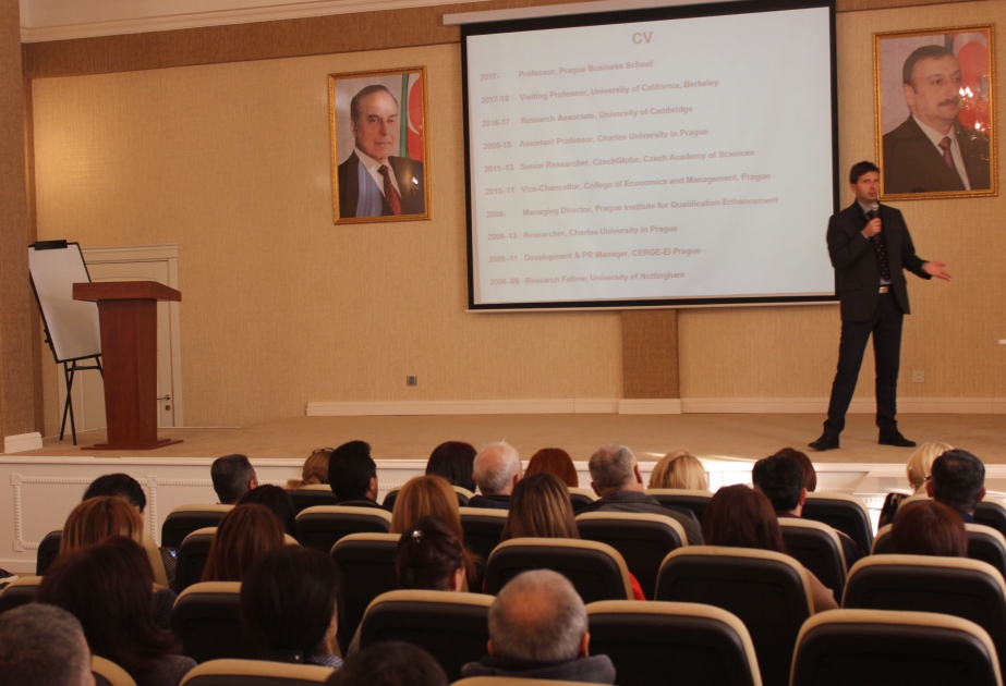 Praqa Biznes Məktəbinin və Türkiyənin Atılım universitetinin professorları UNEC-in Qış Məktəbində