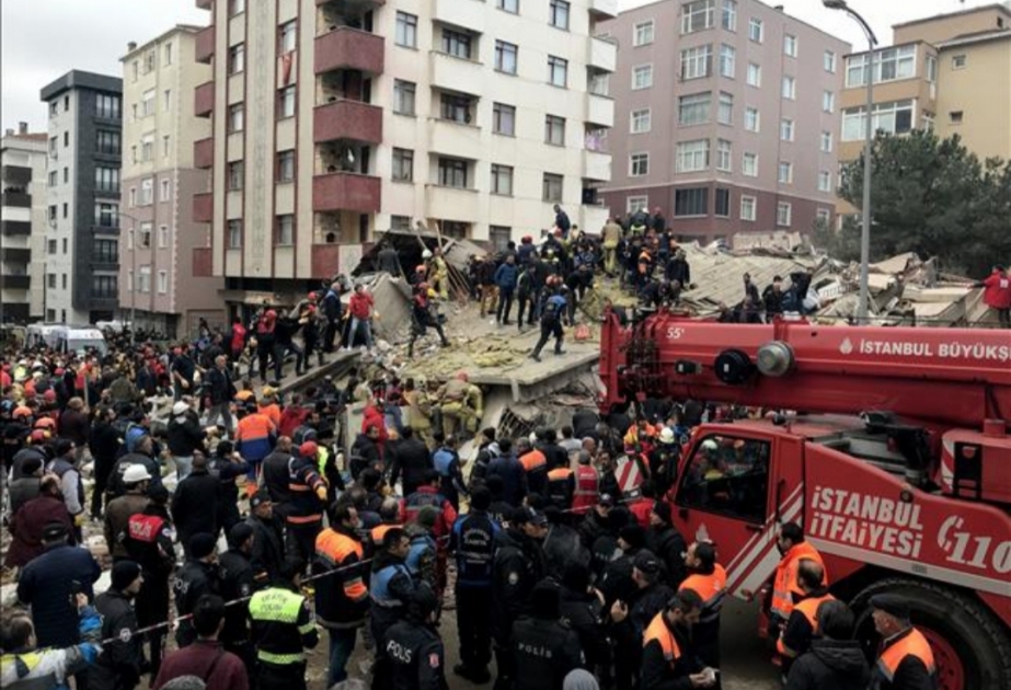 İstanbulda çökən binanın dağıntıları altından indiyədək 14 nəfərin cəsədi çıxarılıb