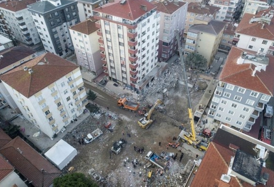 İstanbulda çökən binanın tikintisində dəniz qumundan istifadə olunduğu bildirilir