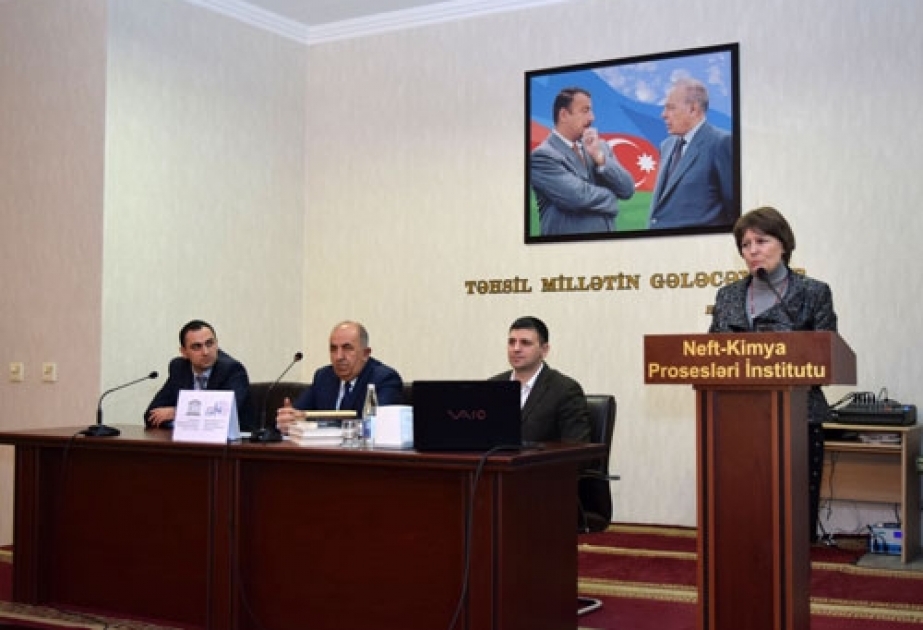 Kimyəvi elementlərin dövri qanununun kəşfinin 150 illiyinə həsr olunan konfrans keçirilib