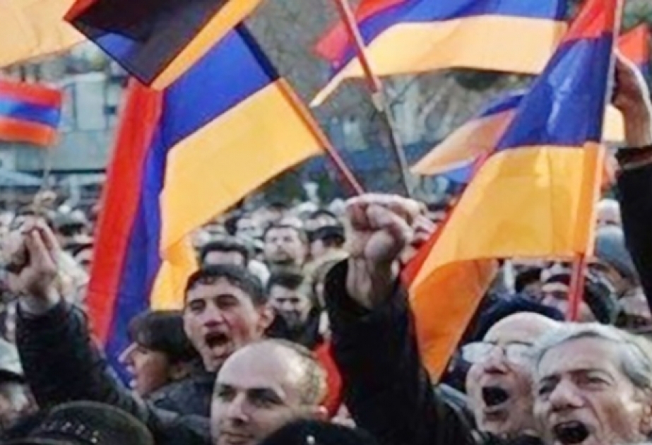 Ermənistanda sosial problemlər dərinləşir