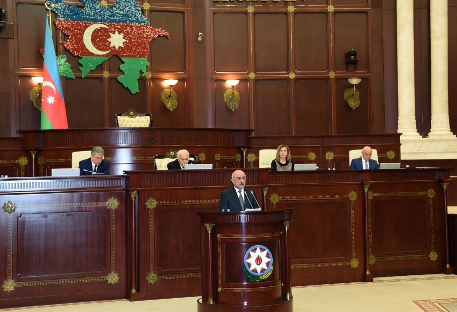 Milli Məclisdə bələdiyyələrin fəaliyyətinə inzibati nəzarətin həyata keçirilməsi ilə bağlı illik məruzə dinlənilib
