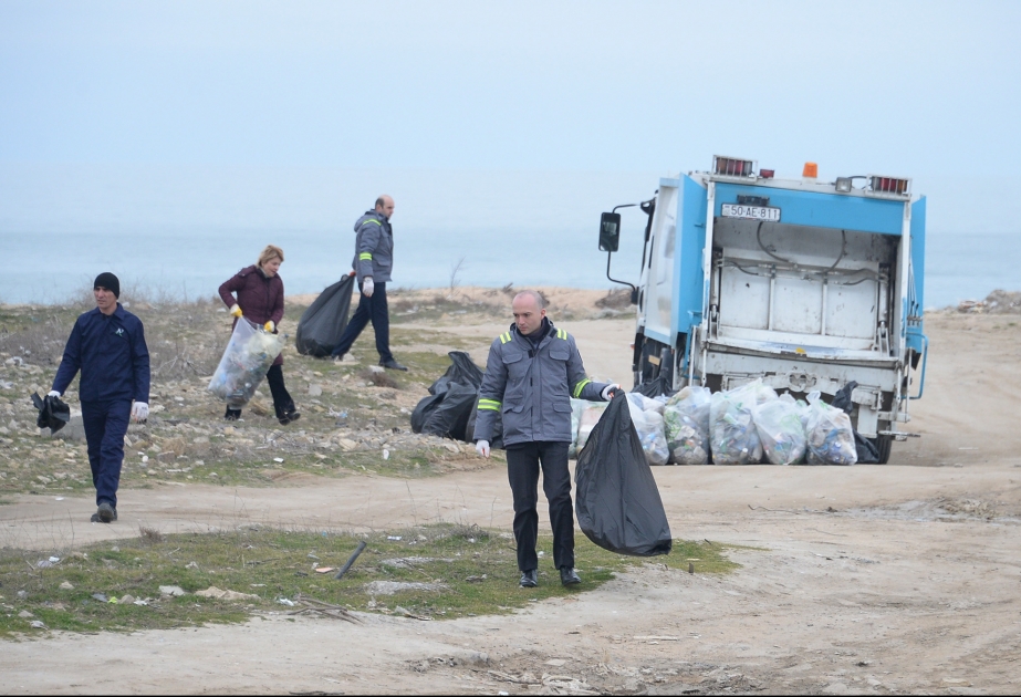 Bilgəh çimərliyinin bir hissəsində 5 hektardan artıq sahil zolağı plastik tullantılardan təmizlənib VİDEO