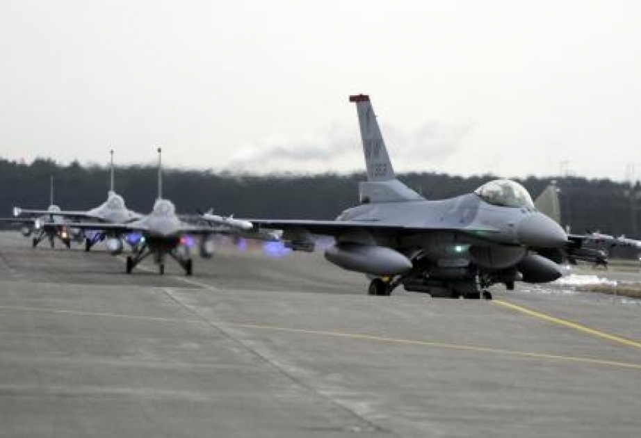 ABŞ Hərbi Hava Qüvvələrinə məxsus F-16 qırıcısı Yaponiyadakı bazada uçuş-enmə zolağından çıxıb