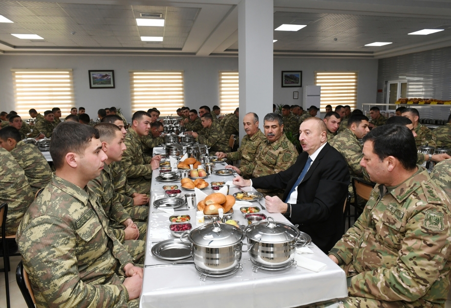 Präsident Ilham Aliyev weiht neu geschaffene Einheit in Beylagan ein VIDEO