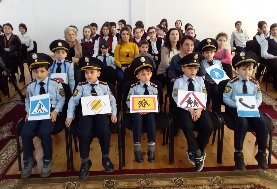 Uşaqların piyada keçidlərindən istifadə etməsi geniş şəkildə təbliğ olunmalıdır
