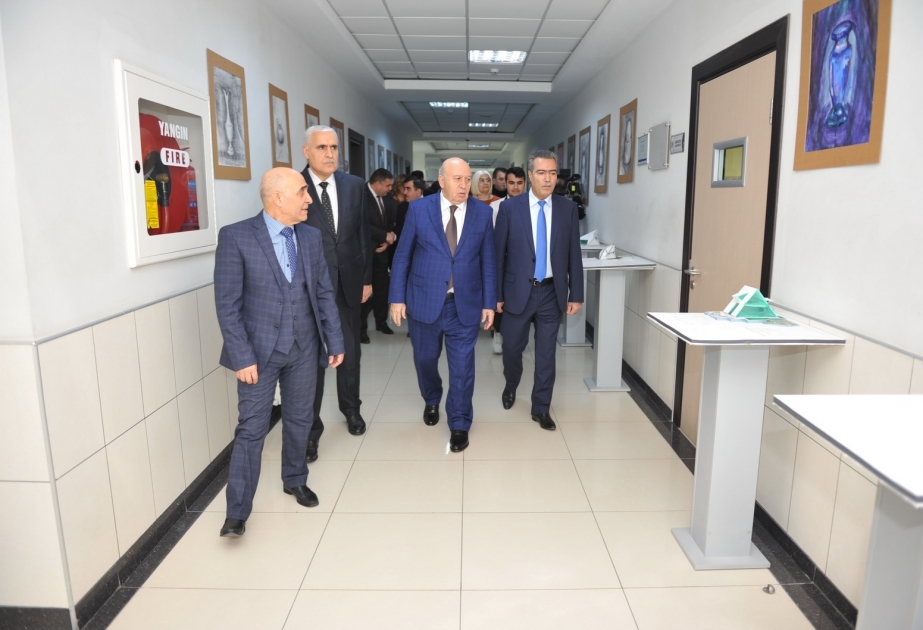 Bakı Mühəndislik Universitetində tələbələrin yaradıcılıq sərgisi açılıb