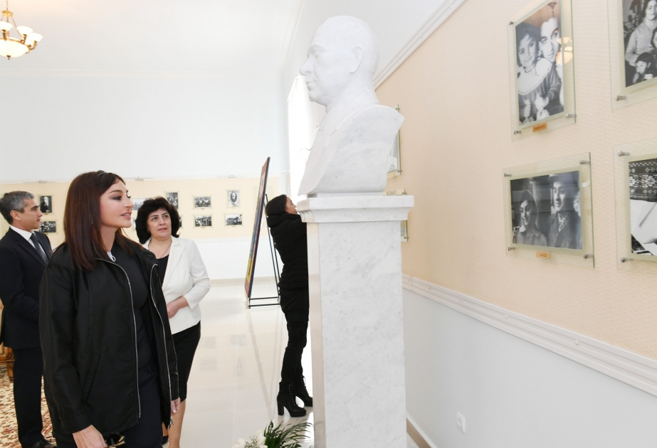 Erste Vizepräsidentin Mehriban Aliyeva besucht Hausmuseum von Mir Jalal Paschayev