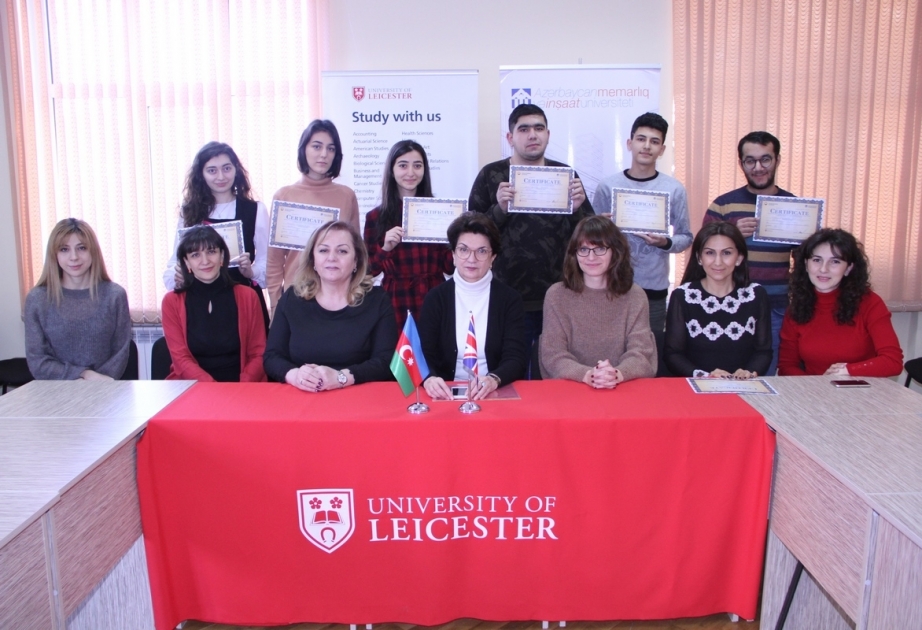 AzMİU-nun tələbələrinə Lester Universitetinin nümayəndəsi tərəfindən sertifikatlar təqdim olunub