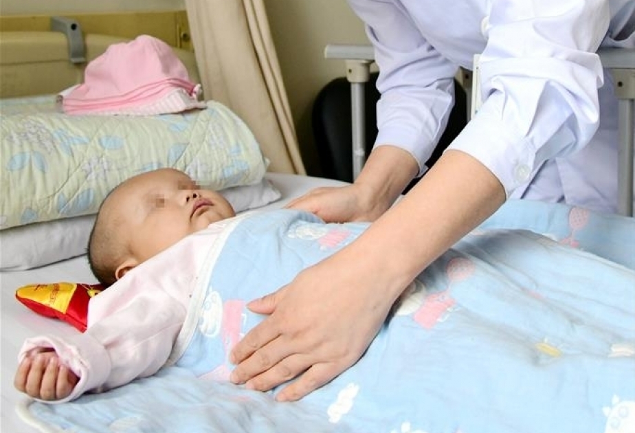 Çinli həkimlər 6 aylıq körpəyə qaraciyər köçürülməsi əməliyyatını uğurla yerinə yetiriblər