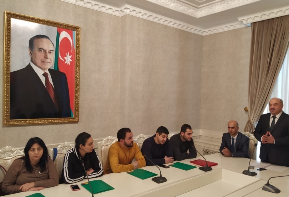 Vətənpərvərlik hissi zəif olan insanlar cəmiyyətdə öz yerlərini tuta bilmir