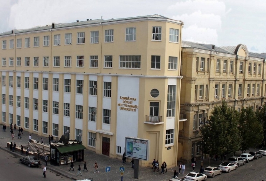 Se crea en la Universidad Húngara un rincón azerbaiyano