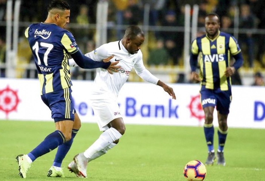 Fənərbağça” komandası öz meydanında “Konyaspor”la qarşılaşıb