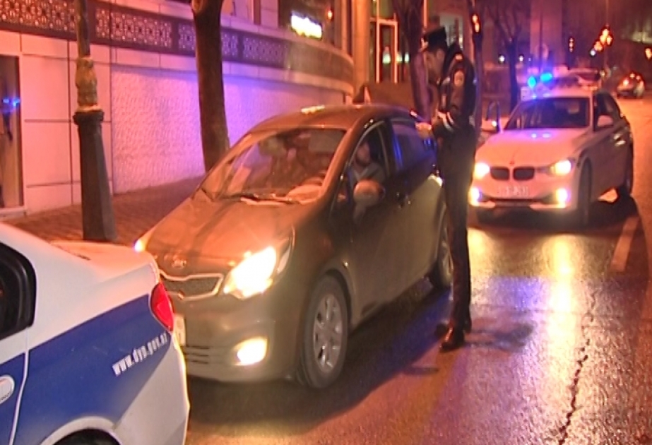 Yol polisi gecə saatlarında qayda pozan sürücülərə qarşı profilaktik tədbir keçirib VİDEO