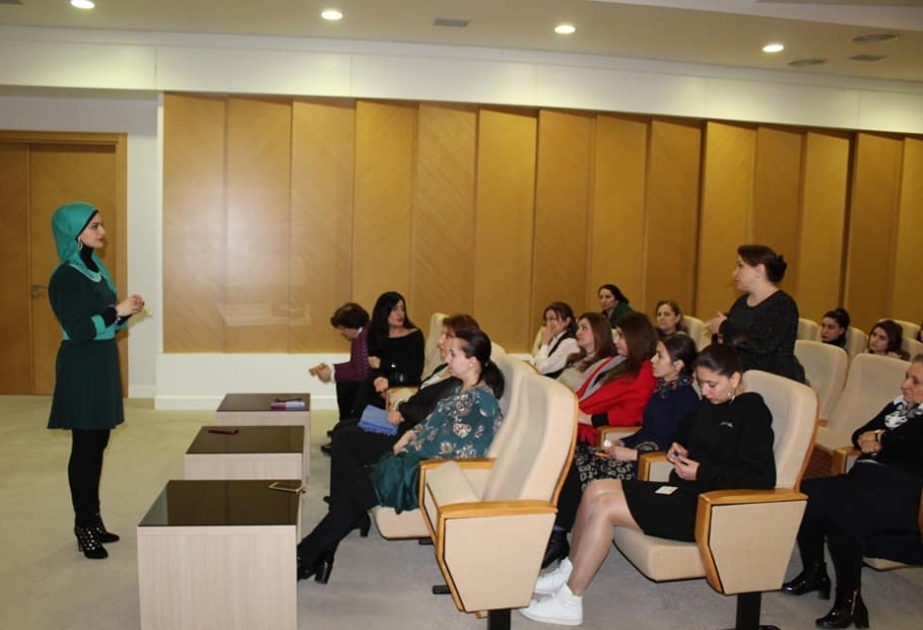 Mərkəzi Elmi Kitabxananın əməkdaşları Vahid Qeydiyyat Sisteminin yenilikləri barədə məlumatlandırılıb