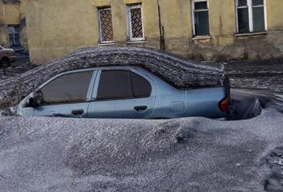 俄罗斯库兹巴斯地区被黑雪覆盖