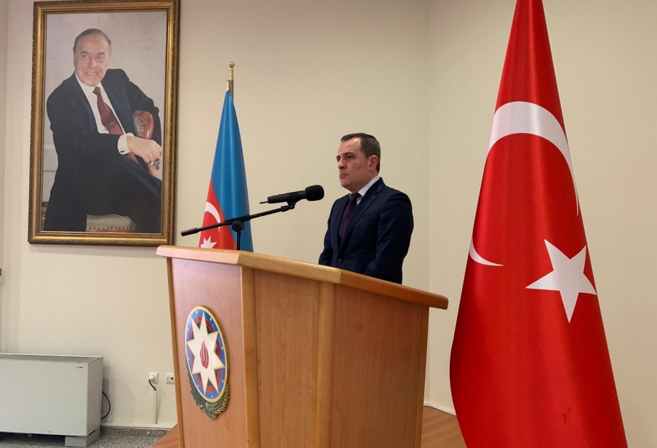 Təhsil naziri Ankarada təhsil alan azərbaycanlı tələbələrlə görüşüb