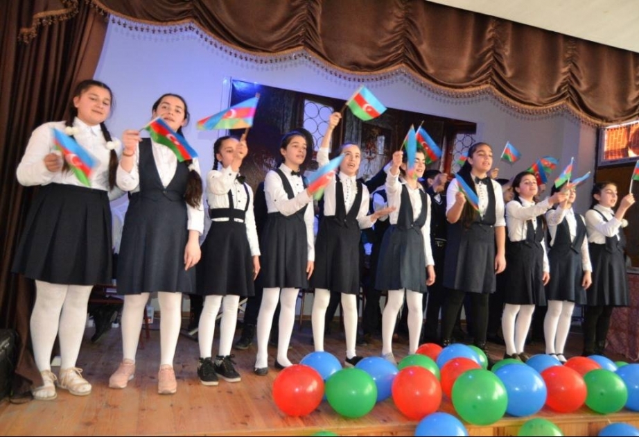 Dil xalqın ən böyük sərvəti, onun tarixini, mədəniyyətini özündə əks etdirən vasitədir