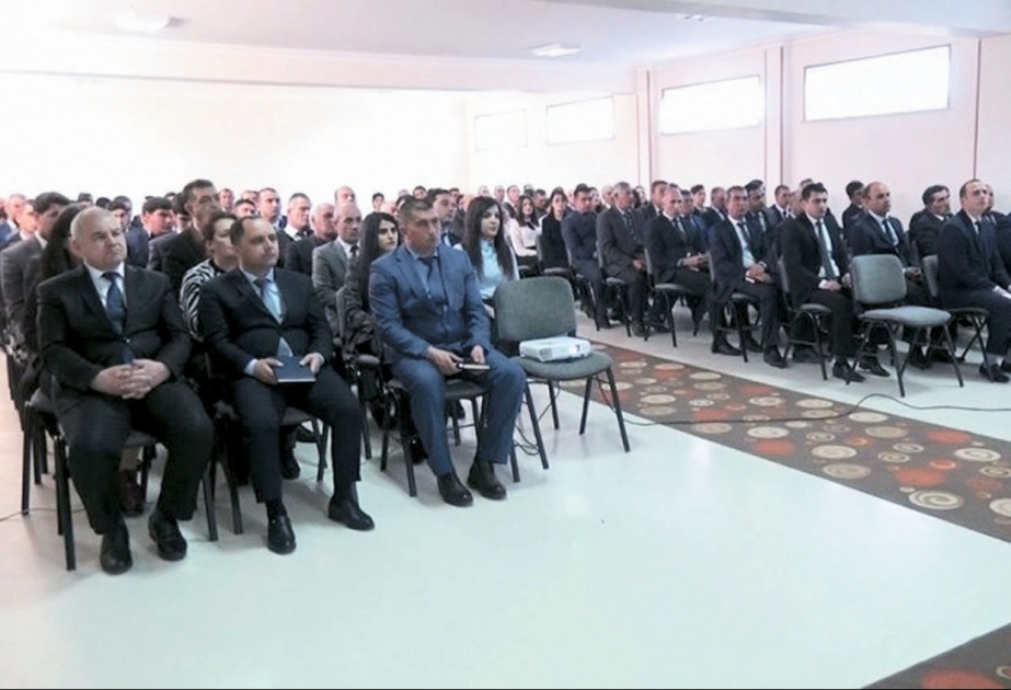 Dövlət qulluqçuları üçün seminarlar keçirilir