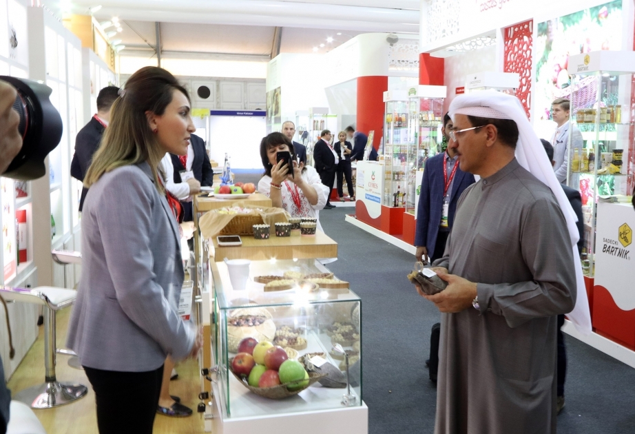 Aserbaidschanische Unternehmen exportieren COfreie Getränke und Trockenfrüchte in arabische Länder