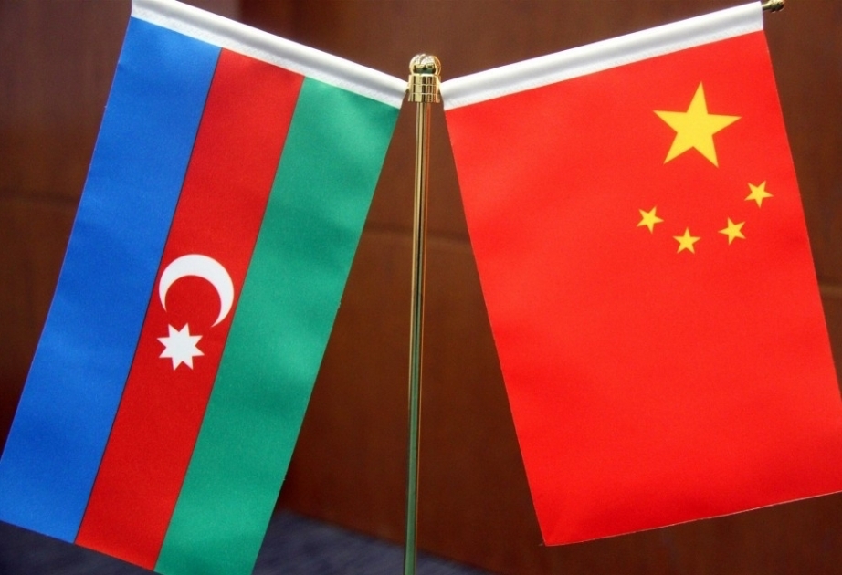 Aserbaidschanische Delegation um Wirtschaftsminister zu Besuch in China