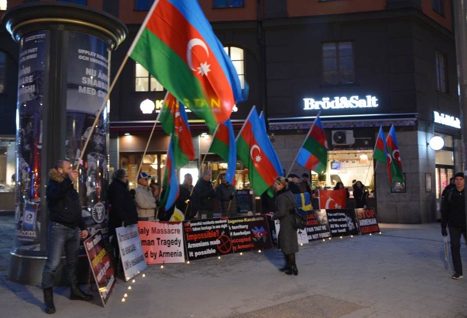 Xocalı soyqırımının ildönümü ilə əlaqədar Ermənistanın İsveçdəki səfirliyinin qarşısında aksiya keçirilib