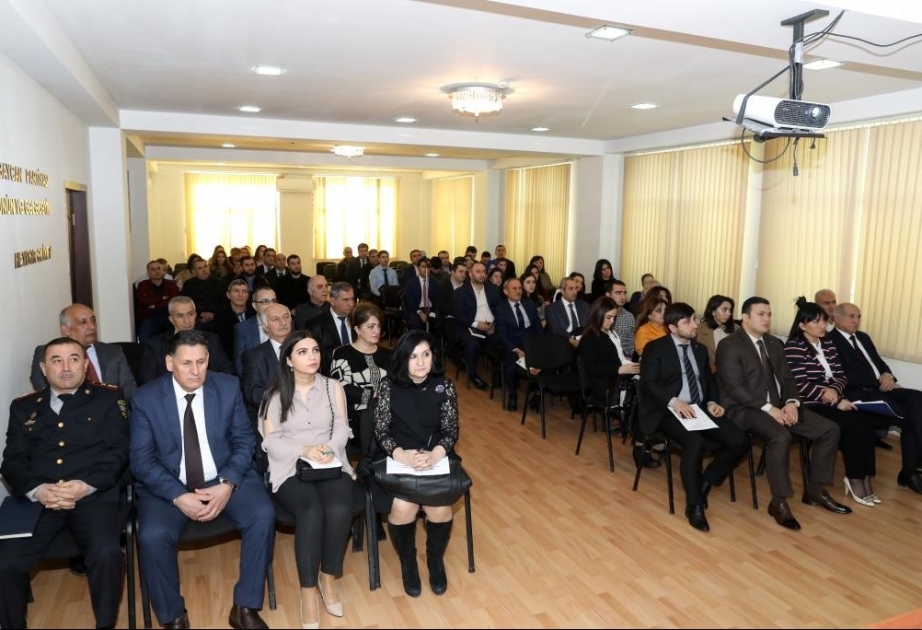 İşəgötürən işçilərə ilk tibbi yardım göstərilməsi qaydalarının öyrədilməsini təşkil etməlidir