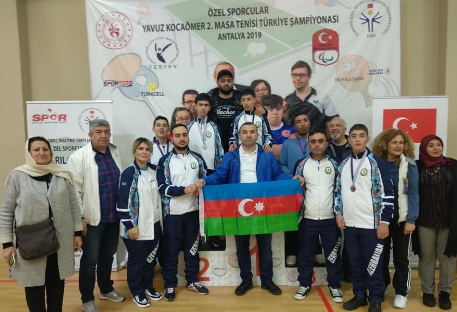 “Autizmlilər” İKİB-in stolüstü tennis komandası Türkiyədə 4 medal qazanıb