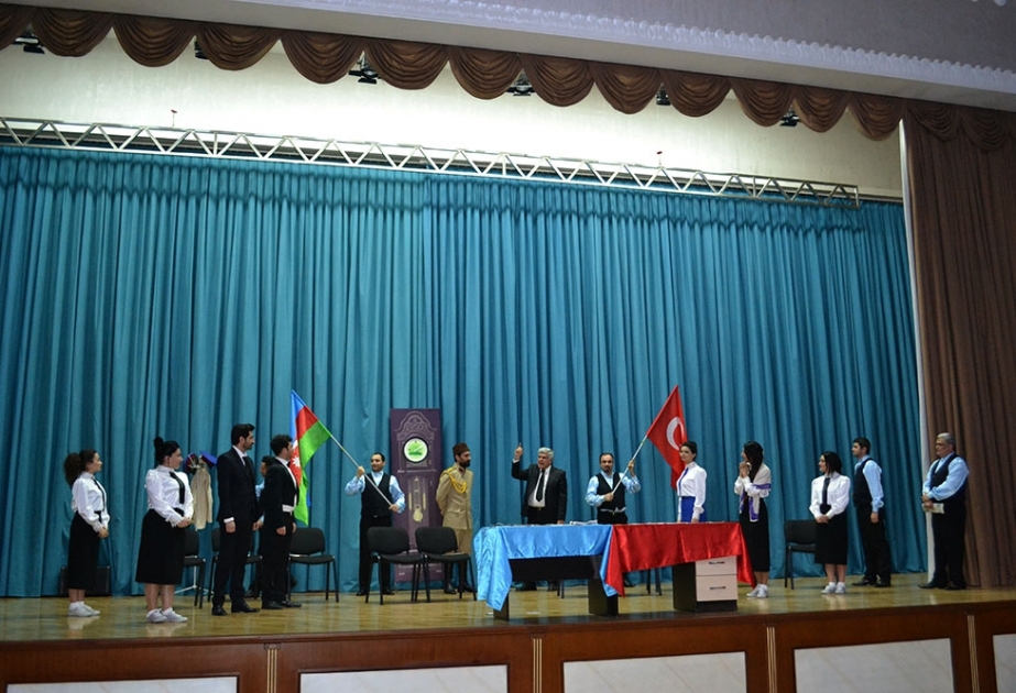 Bakı Bələdiyyə Teatrı Xocalı faciəsinin qurbanlarını "Şanlı Vətən" tamaşası ilə anıb