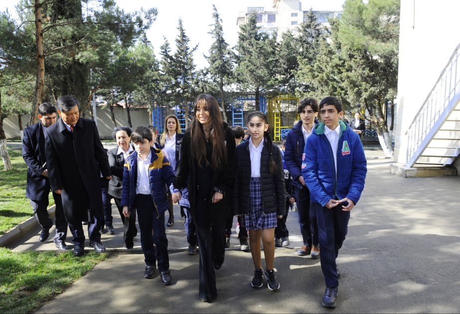Heydər Əliyev Fondunun vitse-prezidenti Leyla Əliyeva Suraxanı rayonundakı 2 saylı uşaq evinin sakinləri ilə görüşüb