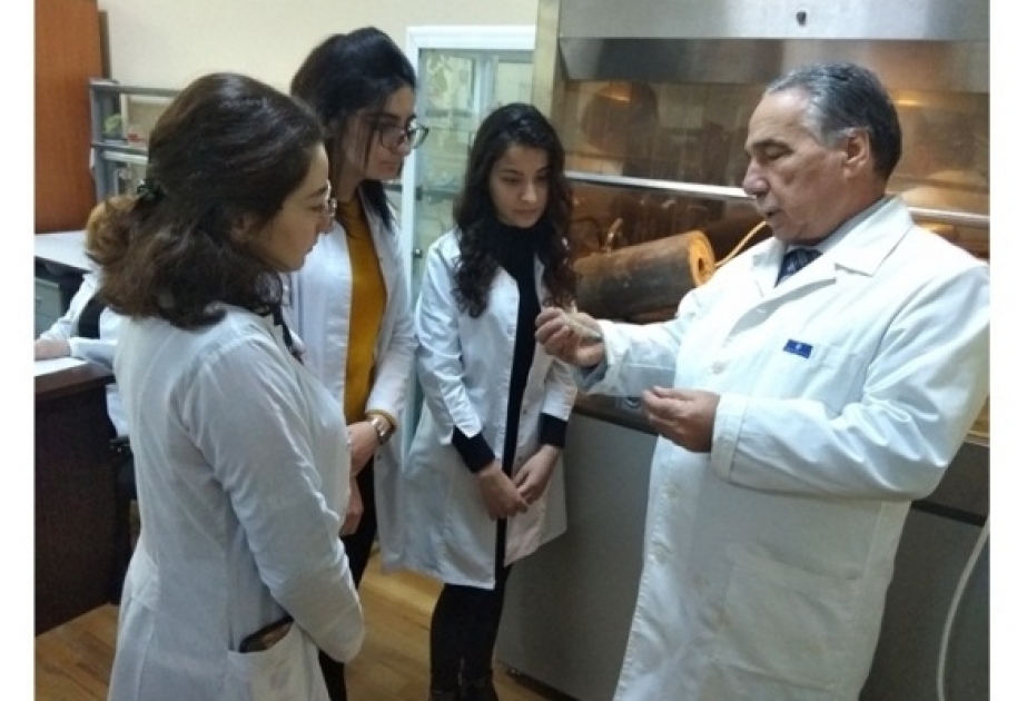 Tələbələrdə tədqiqatçılıq fəaliyyəti üçün praktiki vərdişlər formalaşdırılır