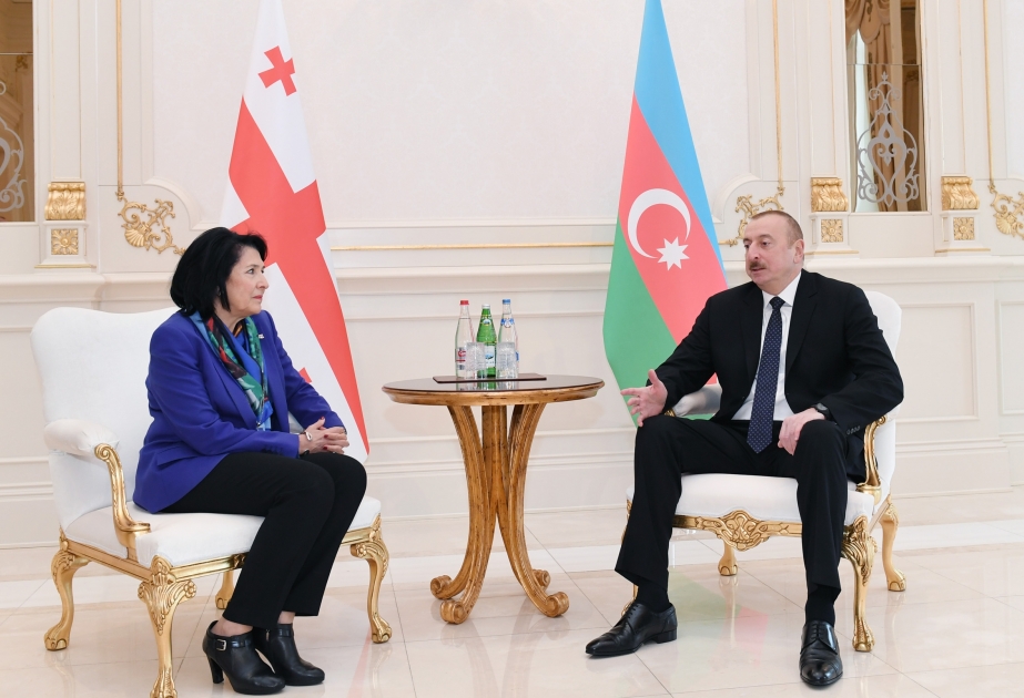 Entretien en tête-à-tête des présidents azerbaïdjanais et géorgien VIDEO