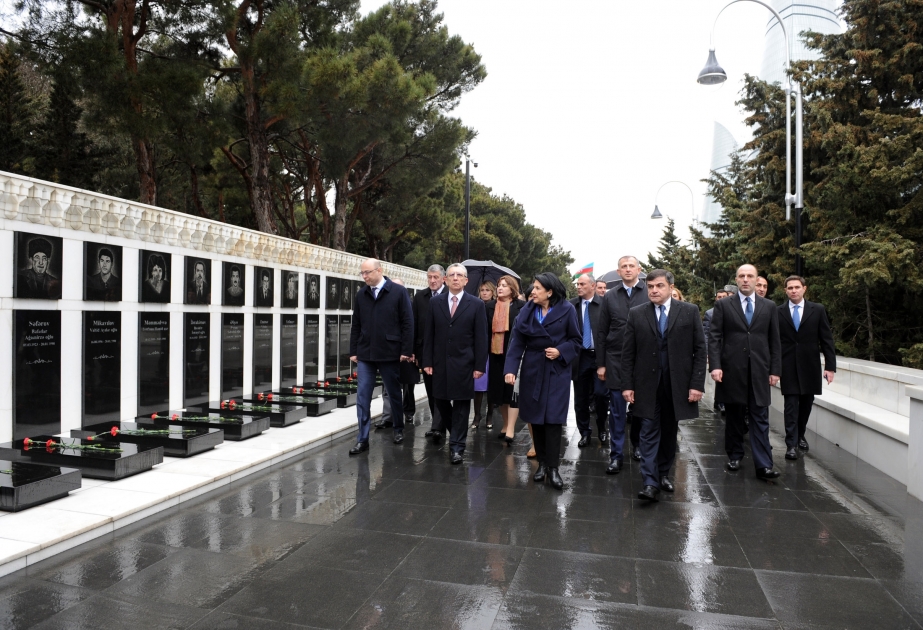Şəhidlərin xatirəsinə ehtiram