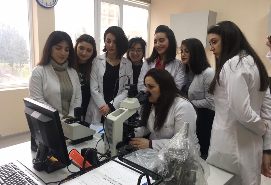 “SABAH” qrupunun tələbələri AMEA-nın Biofizika İnstitutunda təcrübə keçirlər