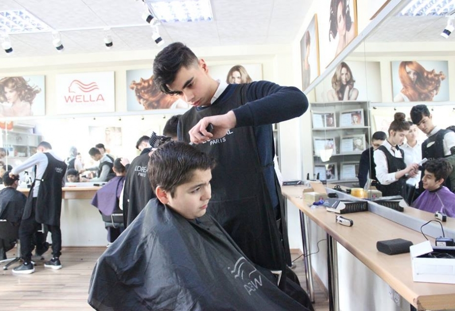 Bərbər və qənnadıçı-şirniyyatçı peşəsinin əmək bazarında mövqeyi müzakirə olunub