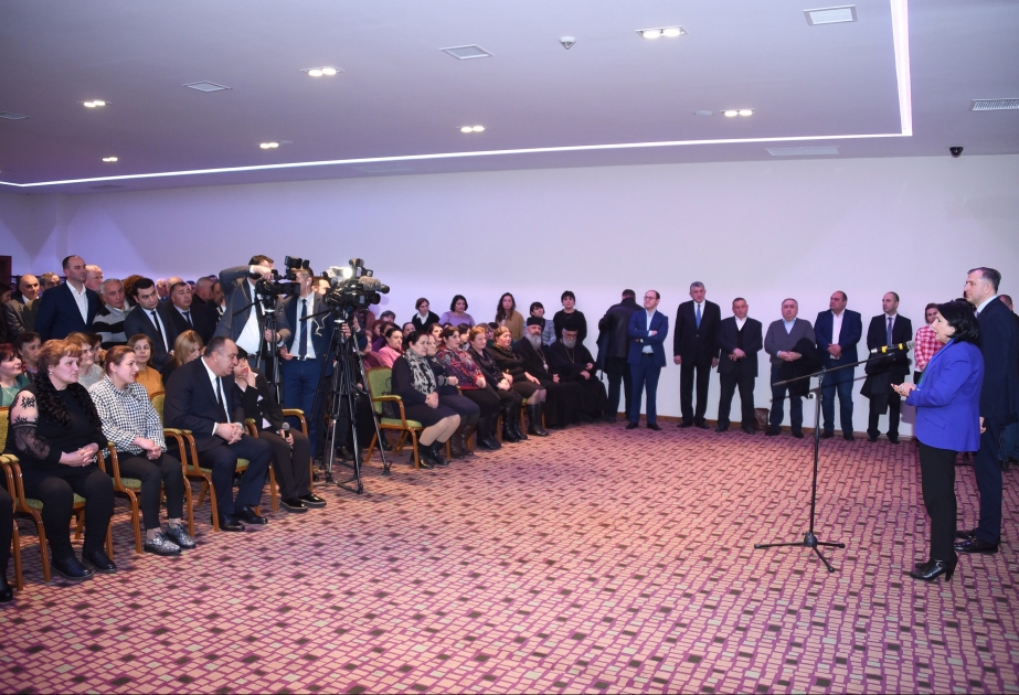 Gürcüstan Prezidenti Qaxda gürcü icması ilə görüşüb