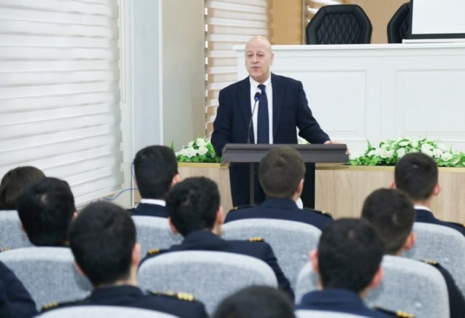 Dəniz Akademiyasında “Peşəkar karyera inkişafı və imkanları” mövzusunda seminar keçirilib