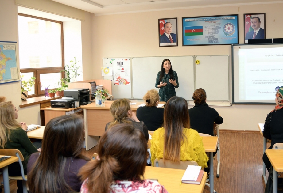 “Məktəb seminarları” layihəsi çərçivəsində müzakirələr davam edir