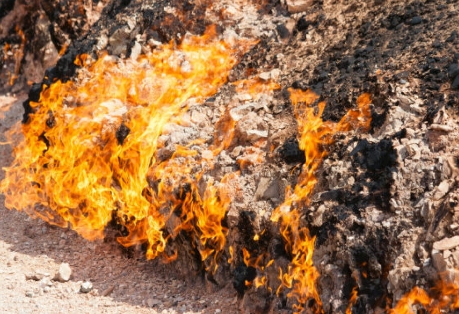 Yanardağ dünyanın ən qeyri-adi doqquz məkanı ilə yanaşı...