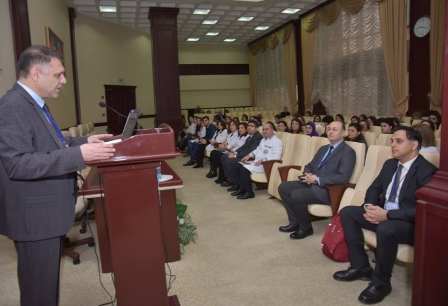 Tibb Universitetində antibiotiklərə həssaslıq testlərinin standartlaşdırılması mövzusunda simpozium keçirilib