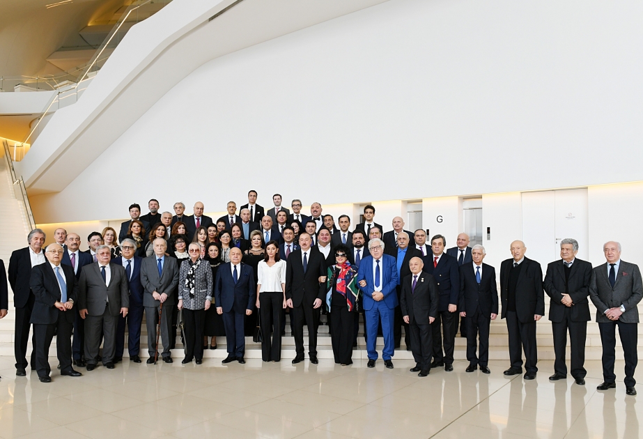 President Ilham Aliyev and first lady Mehriban Aliyeva met with a group of culture and art figures VIDEO